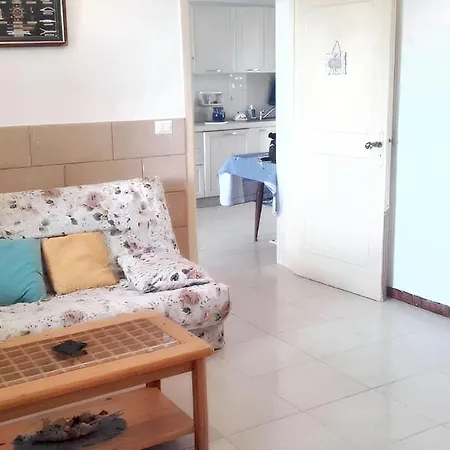 Villa Seaside In Spiaggiabella With Enclosed Garden